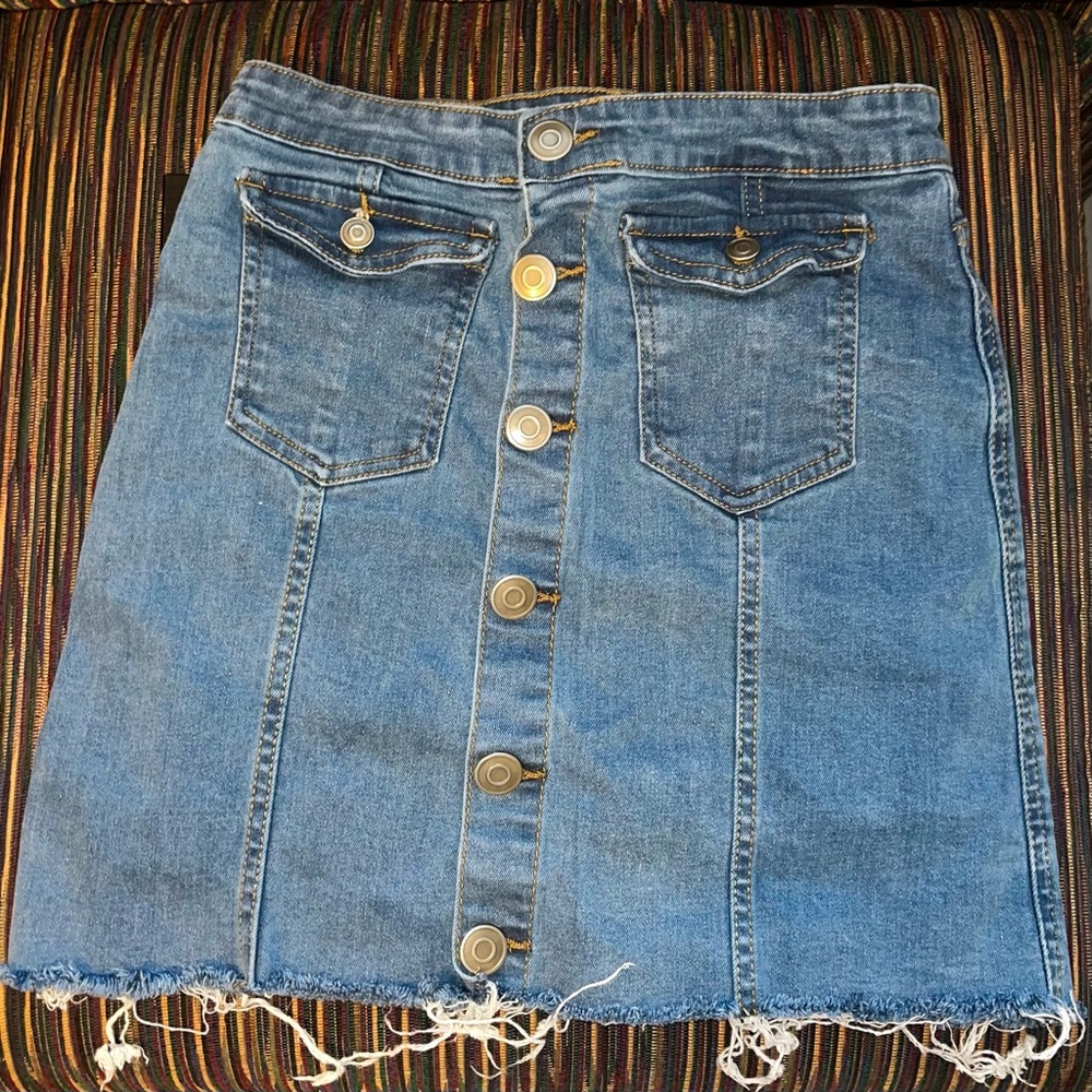 Windsor Fray Hem Mini Skirt